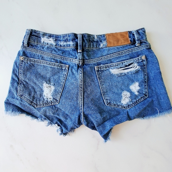 Zara floral embroidered ripped shorts size 0 - Picture 4 of 4